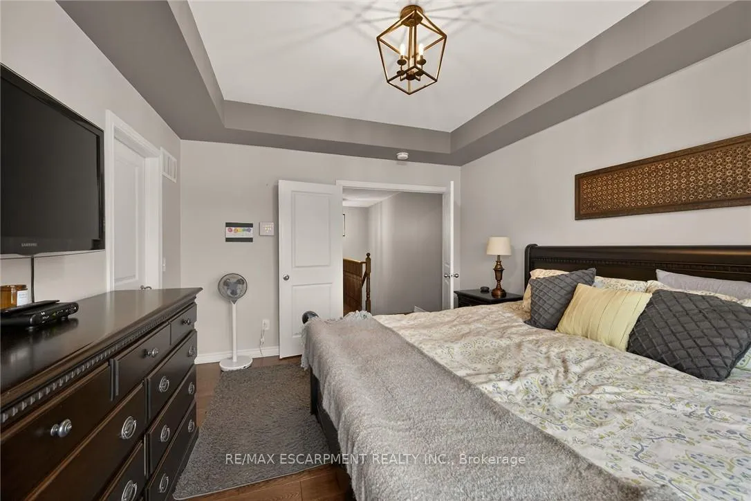 Photo 23 of 100 Narbonne Crescent, Hamilton, Stoney Creek Mountain — HOMEH