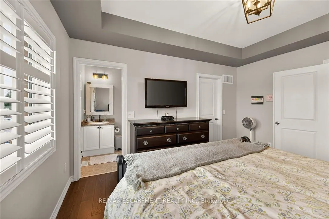 Photo 24 of 100 Narbonne Crescent, Hamilton, Stoney Creek Mountain — HOMEH