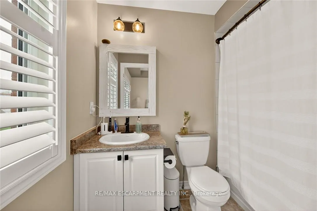 Photo 25 of 100 Narbonne Crescent, Hamilton, Stoney Creek Mountain — HOMEH
