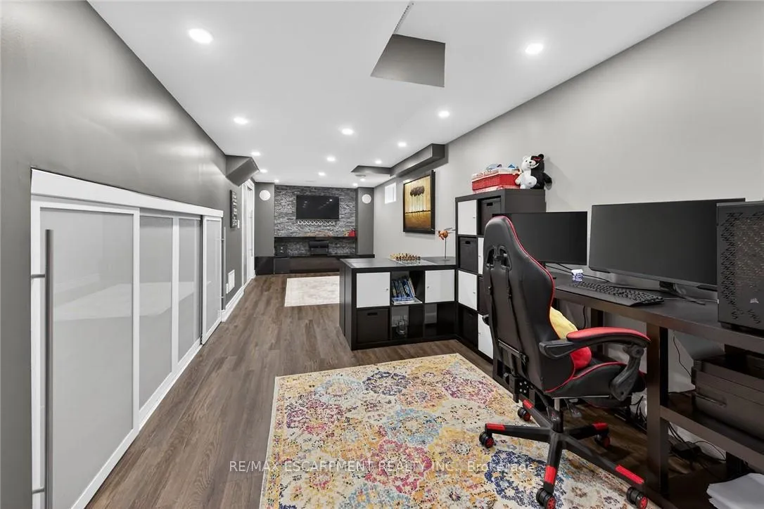 Photo 35 of 100 Narbonne Crescent, Hamilton, Stoney Creek Mountain — HOMEH