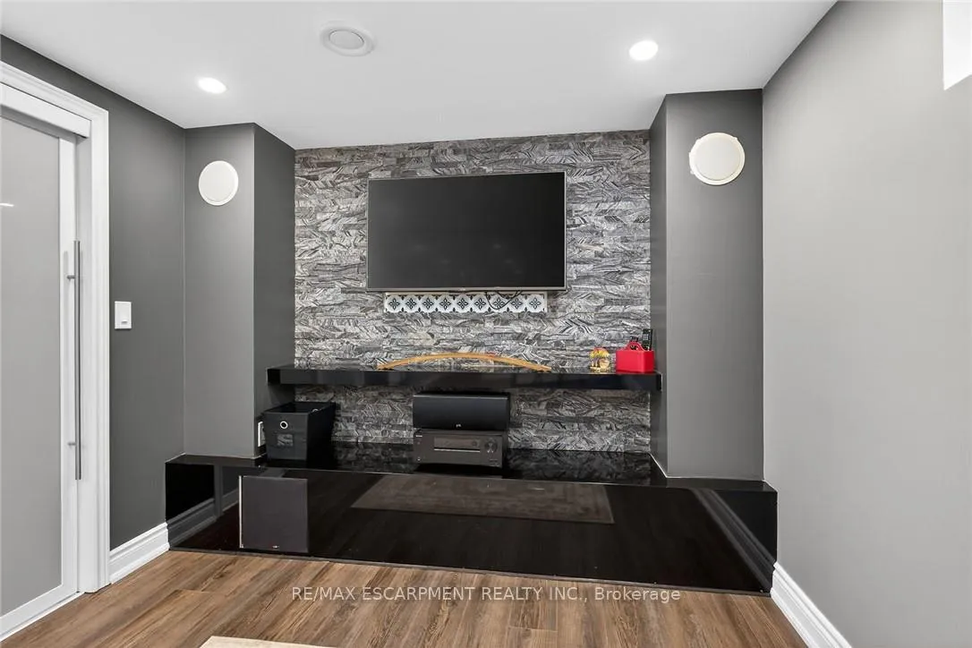 Photo 40 of 100 Narbonne Crescent, Hamilton, Stoney Creek Mountain — HOMEH