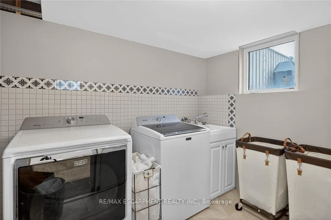Photo 44 of 100 Narbonne Crescent, Hamilton, Stoney Creek Mountain — HOMEH