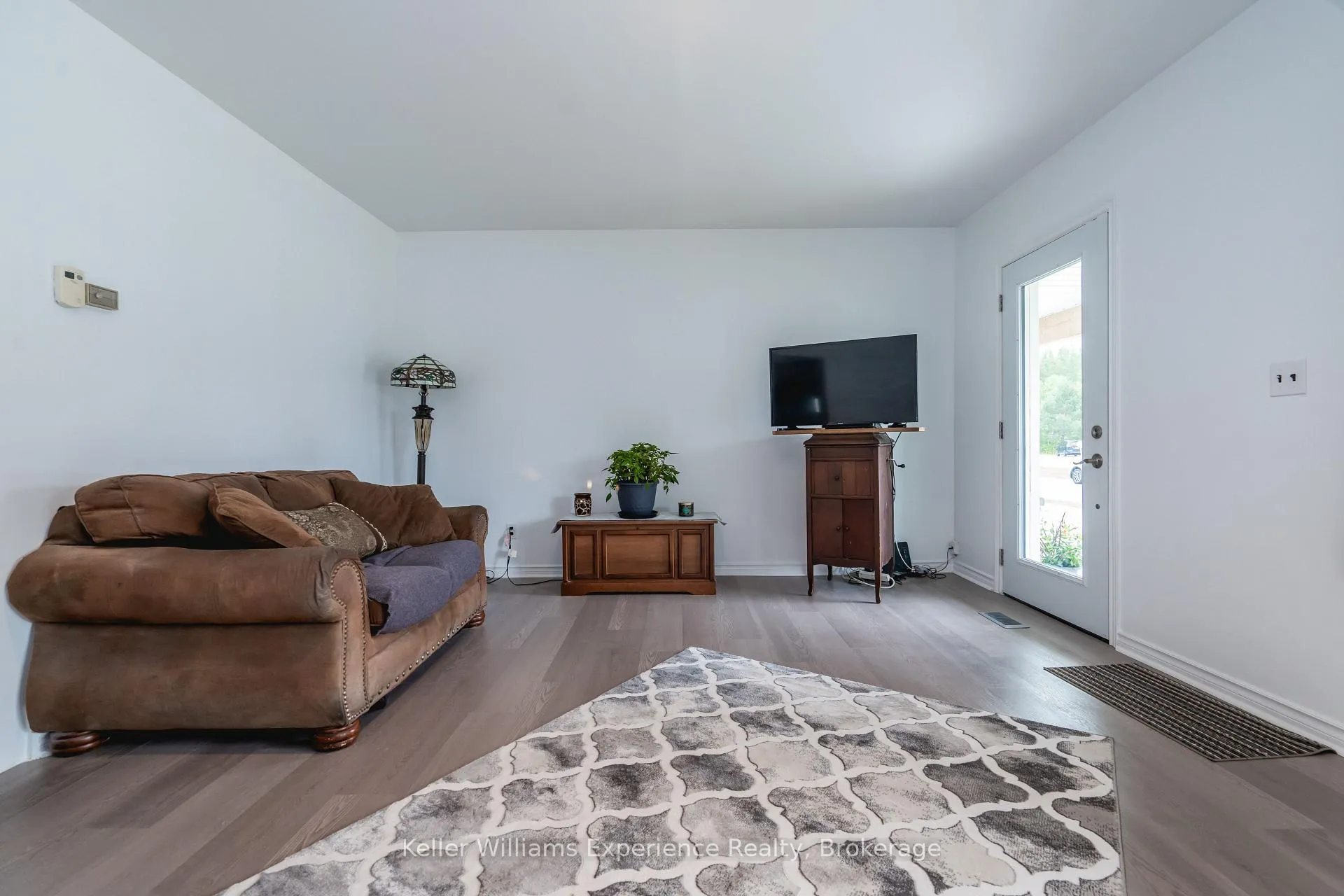 Photo 6 of 13 Toronto Avenue, South River — HOMEH