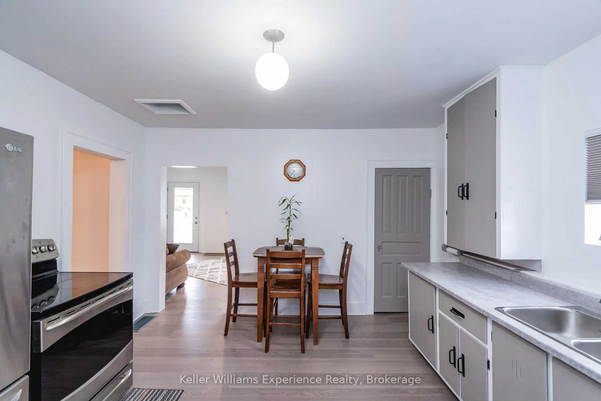 Photo 9 of 13 Toronto Avenue, South River — HOMEH