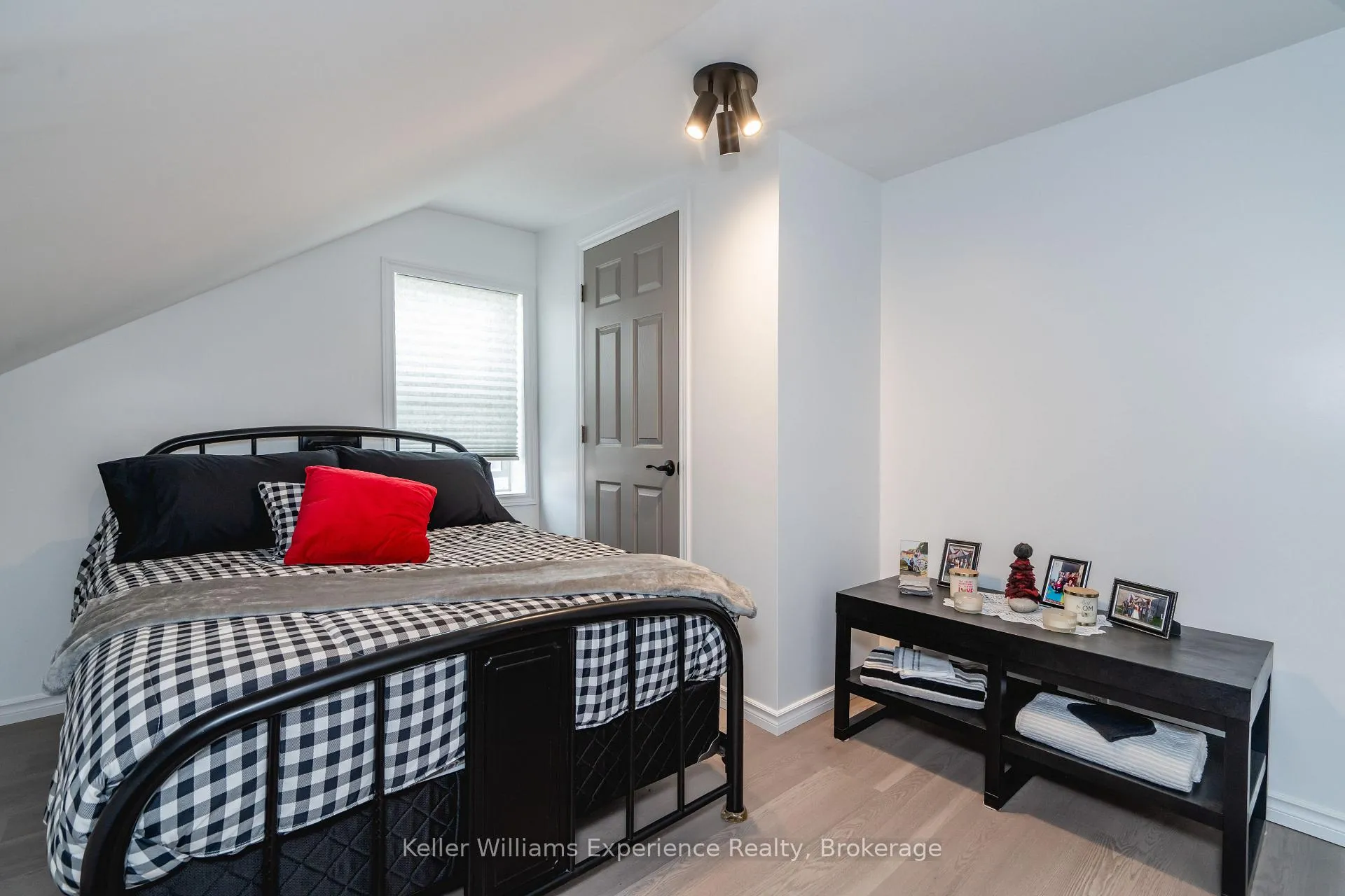 Photo 17 of 13 Toronto Avenue, South River — HOMEH