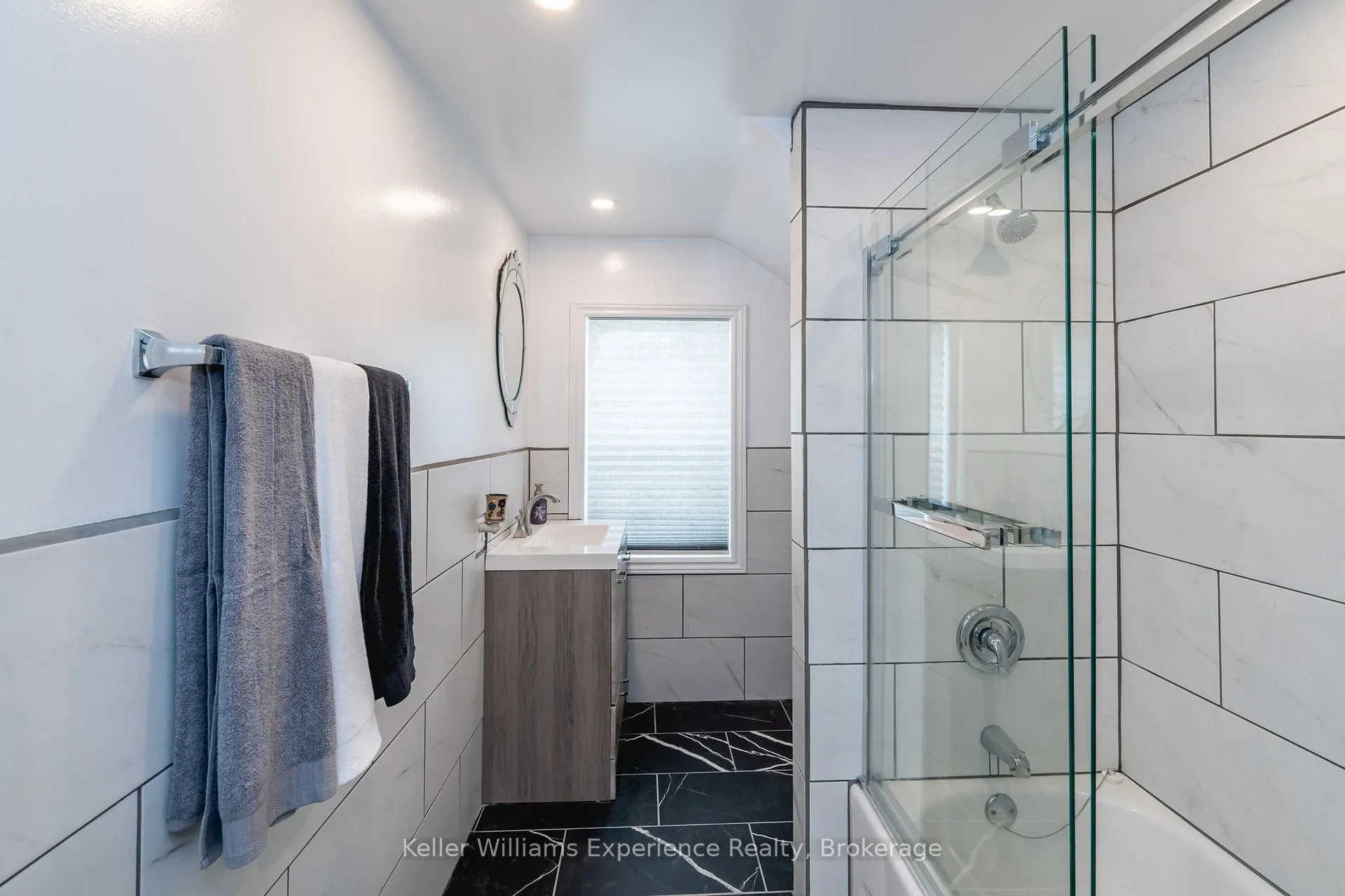 Photo 21 of 13 Toronto Avenue, South River — HOMEH
