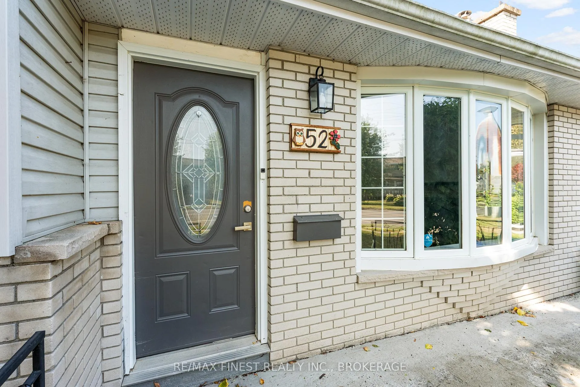 Photo 6 of 52 Windsor Drive, Brockville — HOMEH