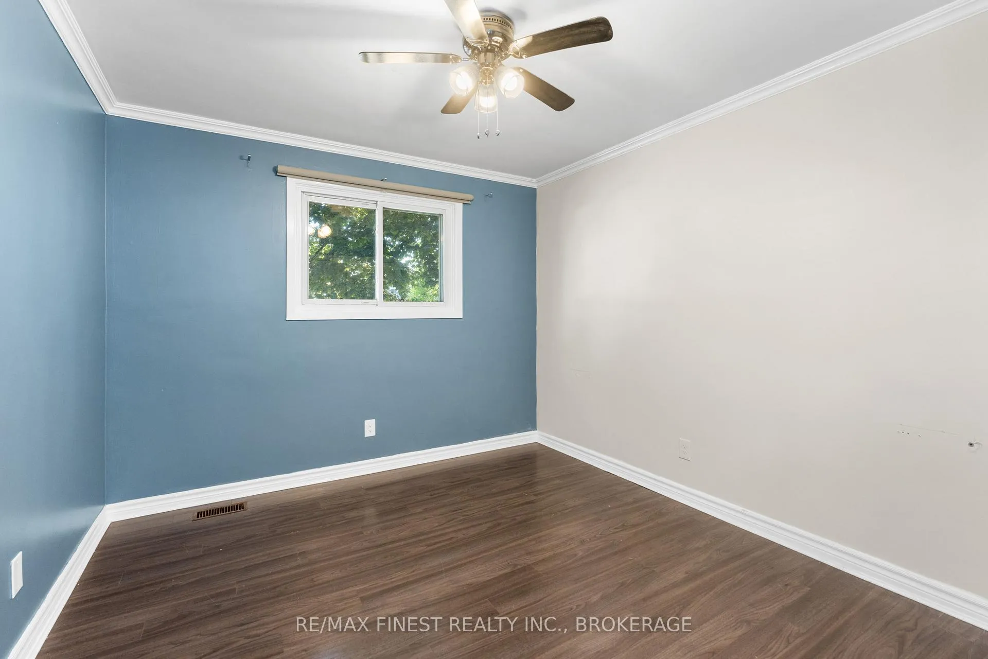 Photo 21 of 52 Windsor Drive, Brockville — HOMEH
