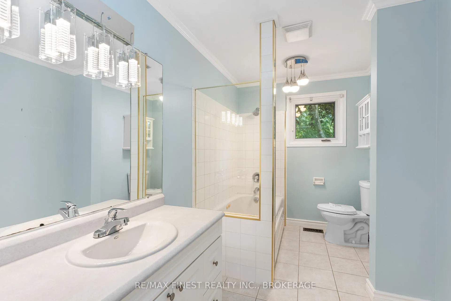 Photo 25 of 52 Windsor Drive, Brockville — HOMEH