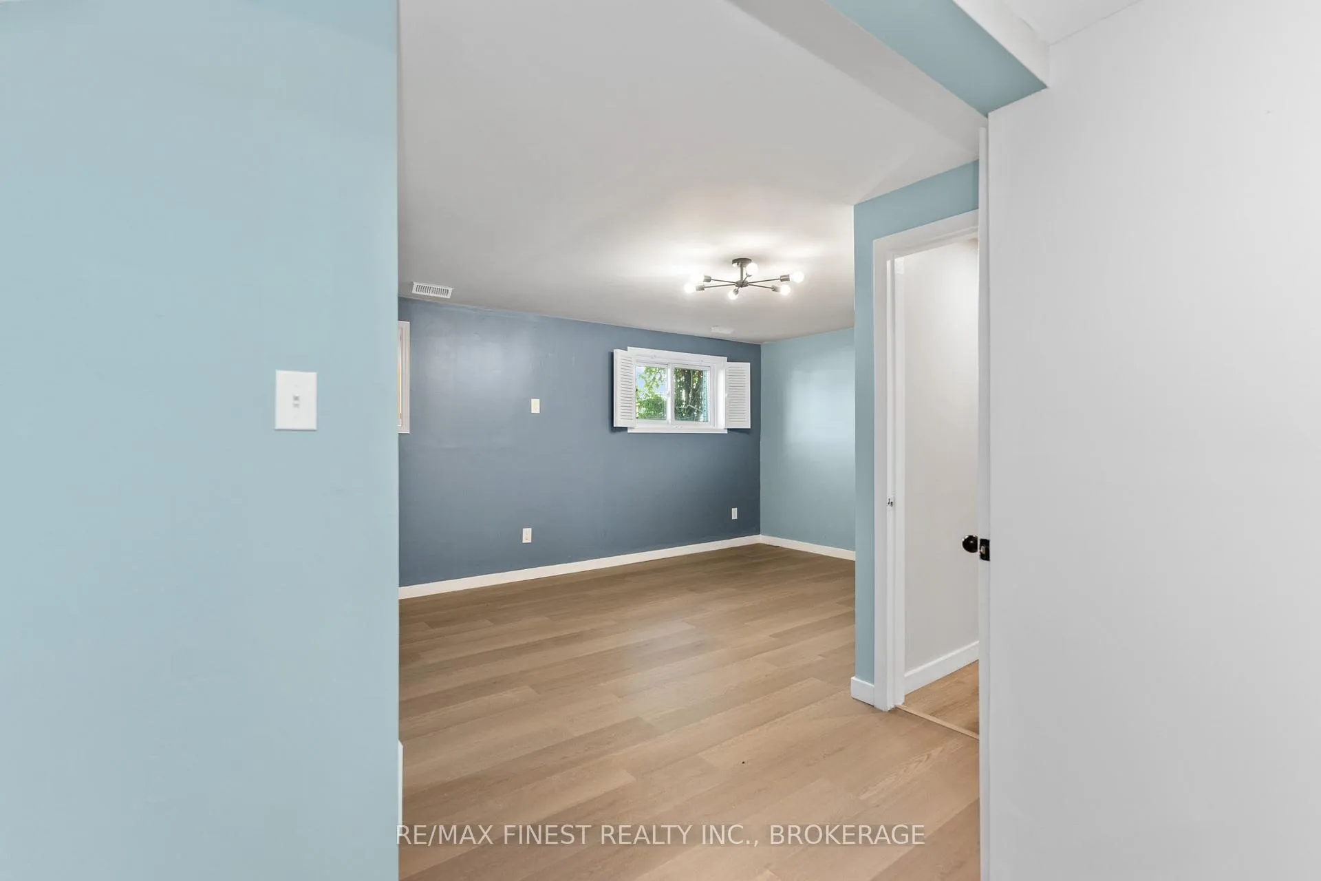 Photo 29 of 52 Windsor Drive, Brockville — HOMEH