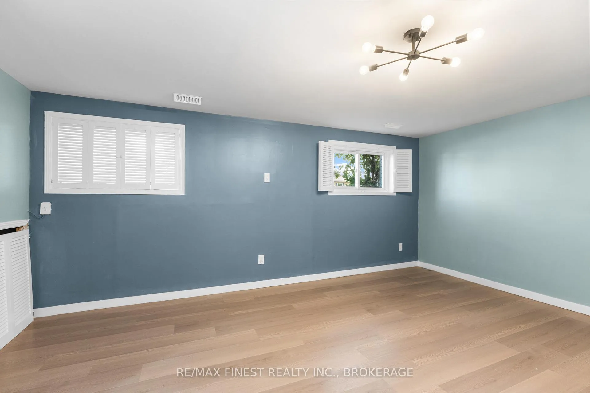 Photo 30 of 52 Windsor Drive, Brockville — HOMEH