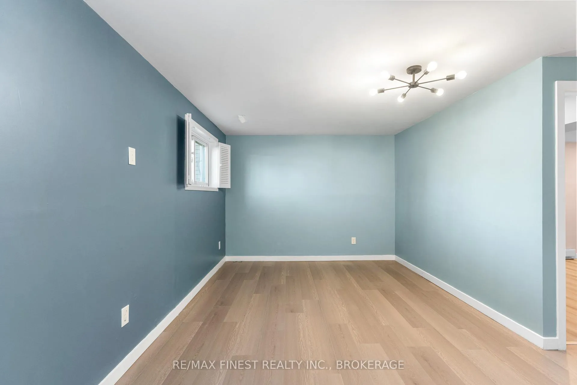 Photo 31 of 52 Windsor Drive, Brockville — HOMEH
