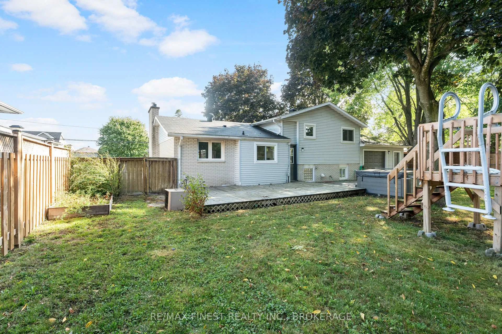 Photo 45 of 52 Windsor Drive, Brockville — HOMEH