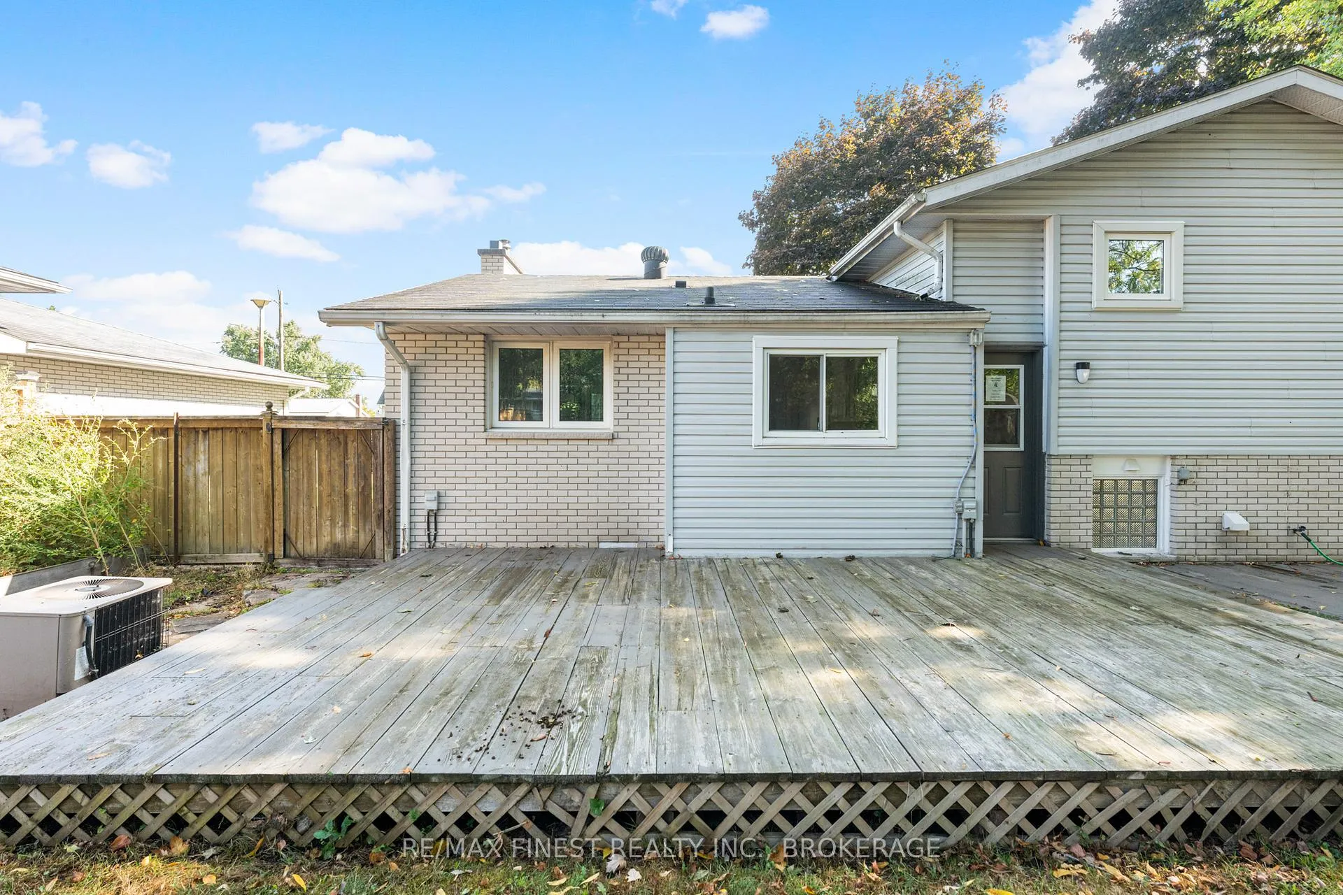 Photo 46 of 52 Windsor Drive, Brockville — HOMEH