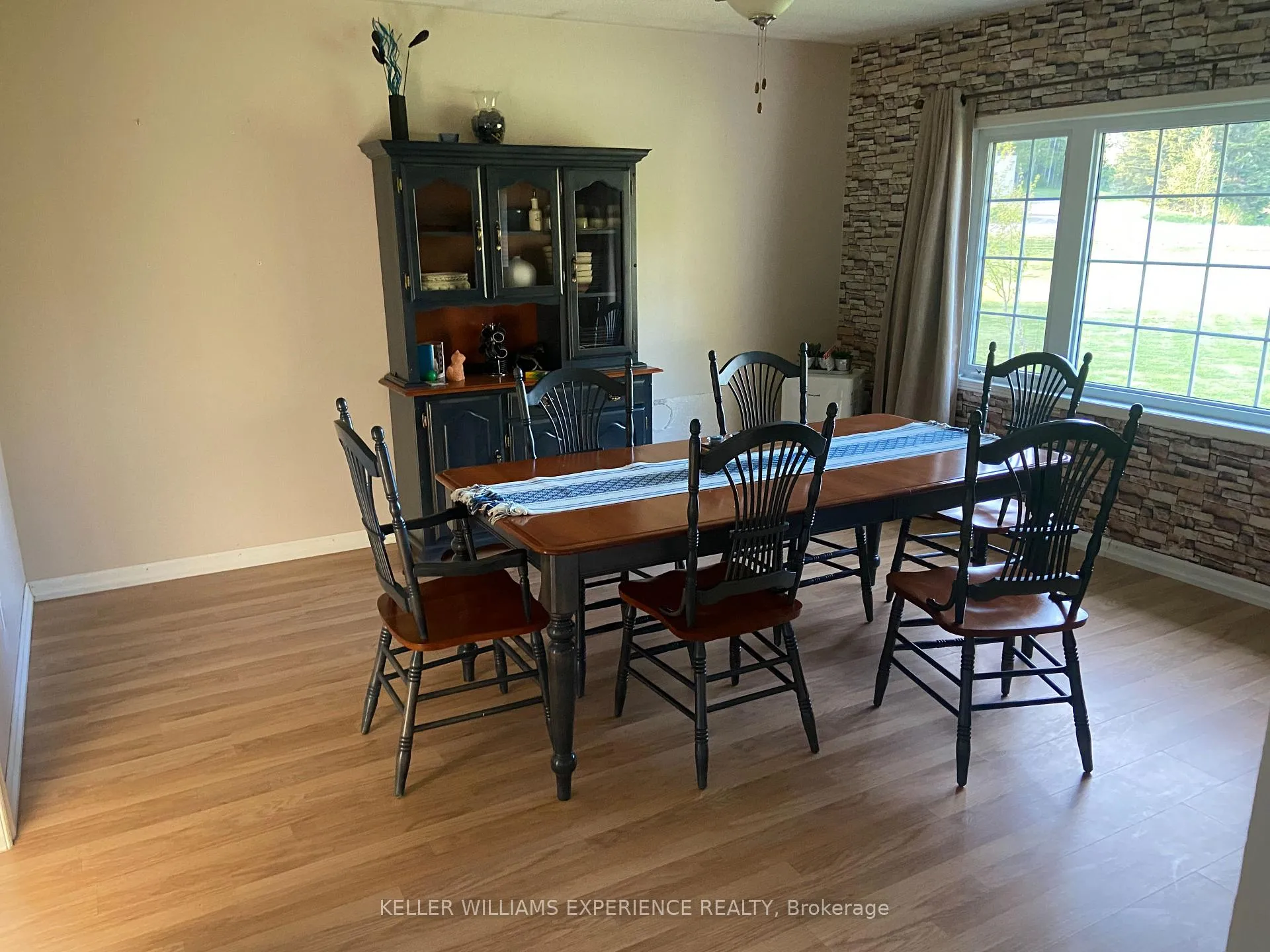 Photo 16 of 11153 522 Highway, Parry Sound Remote Area, Arnstein — HOMEH