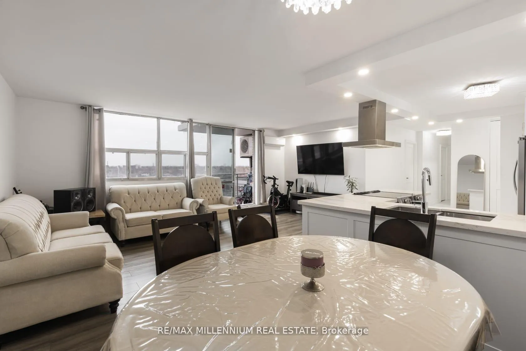 Photo 3 of Unit 706, 2645 Kipling Avenue W, Etobicoke, Mount Olive-Silverstone-Jamestown — HOMEH