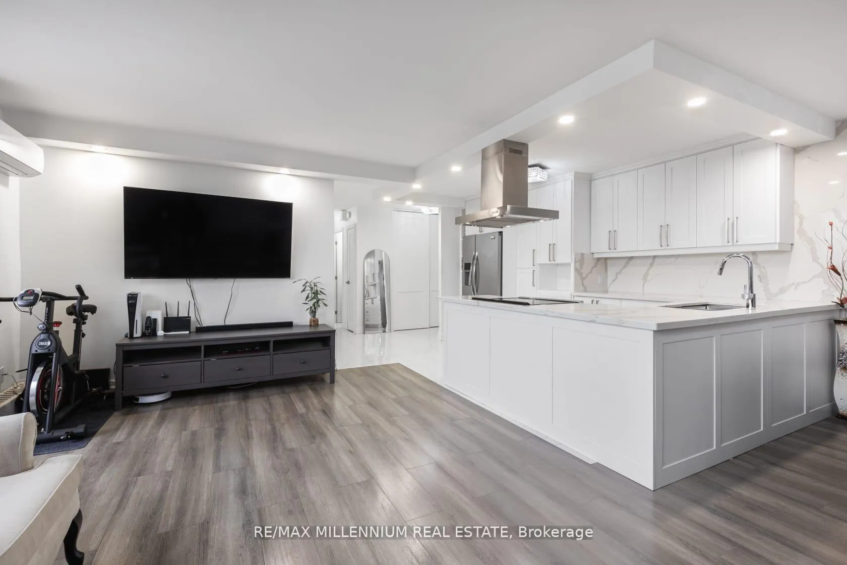 Photo 5 of Unit 706, 2645 Kipling Avenue W, Etobicoke, Mount Olive-Silverstone-Jamestown — HOMEH