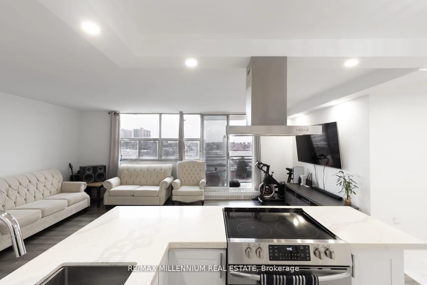 Photo 8 of Unit 706, 2645 Kipling Avenue W, Etobicoke, Mount Olive-Silverstone-Jamestown — HOMEH