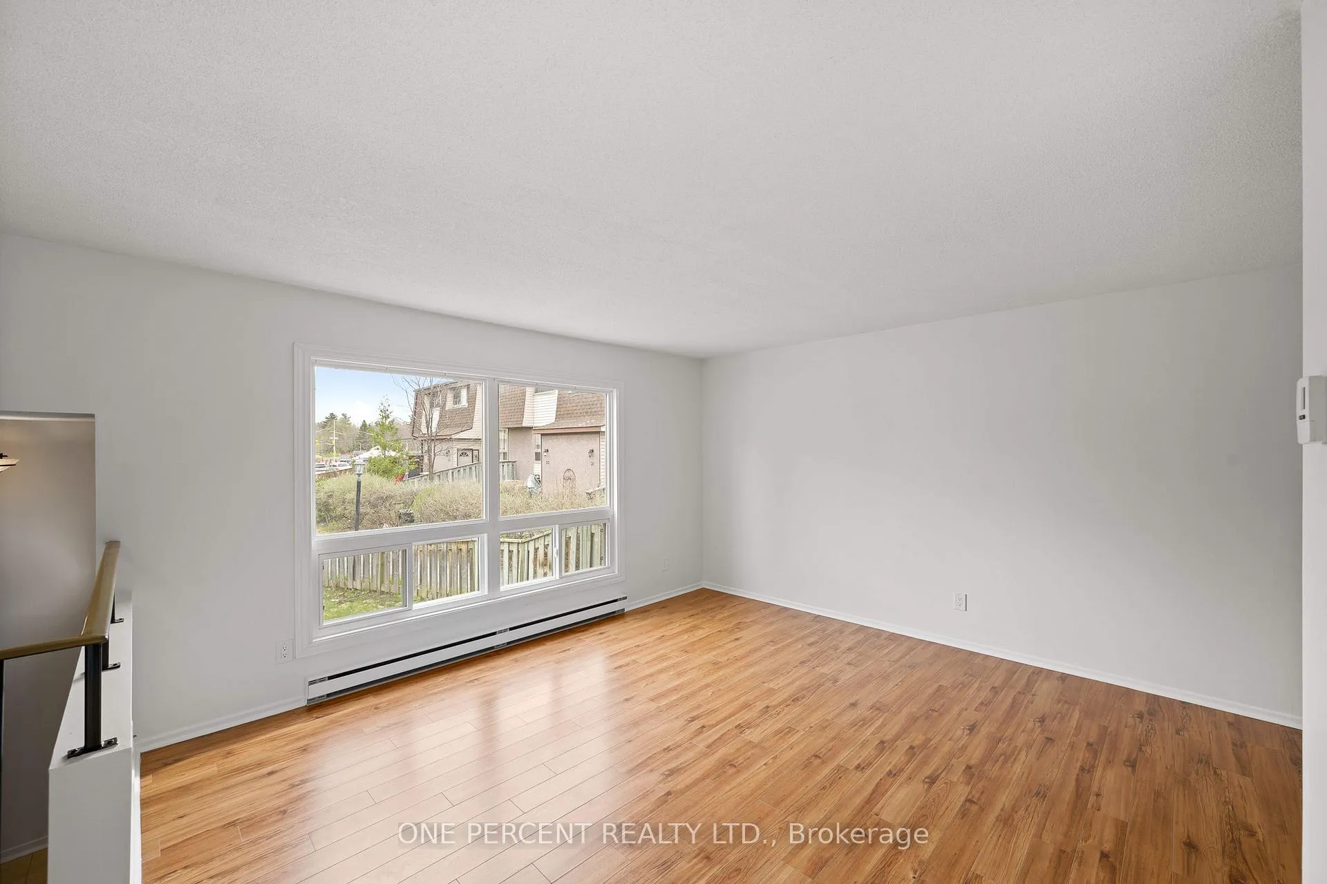 Photo 6 of Unit 11, 2640 Draper Avenue, Ottawa, Redwood Park — HOMEH