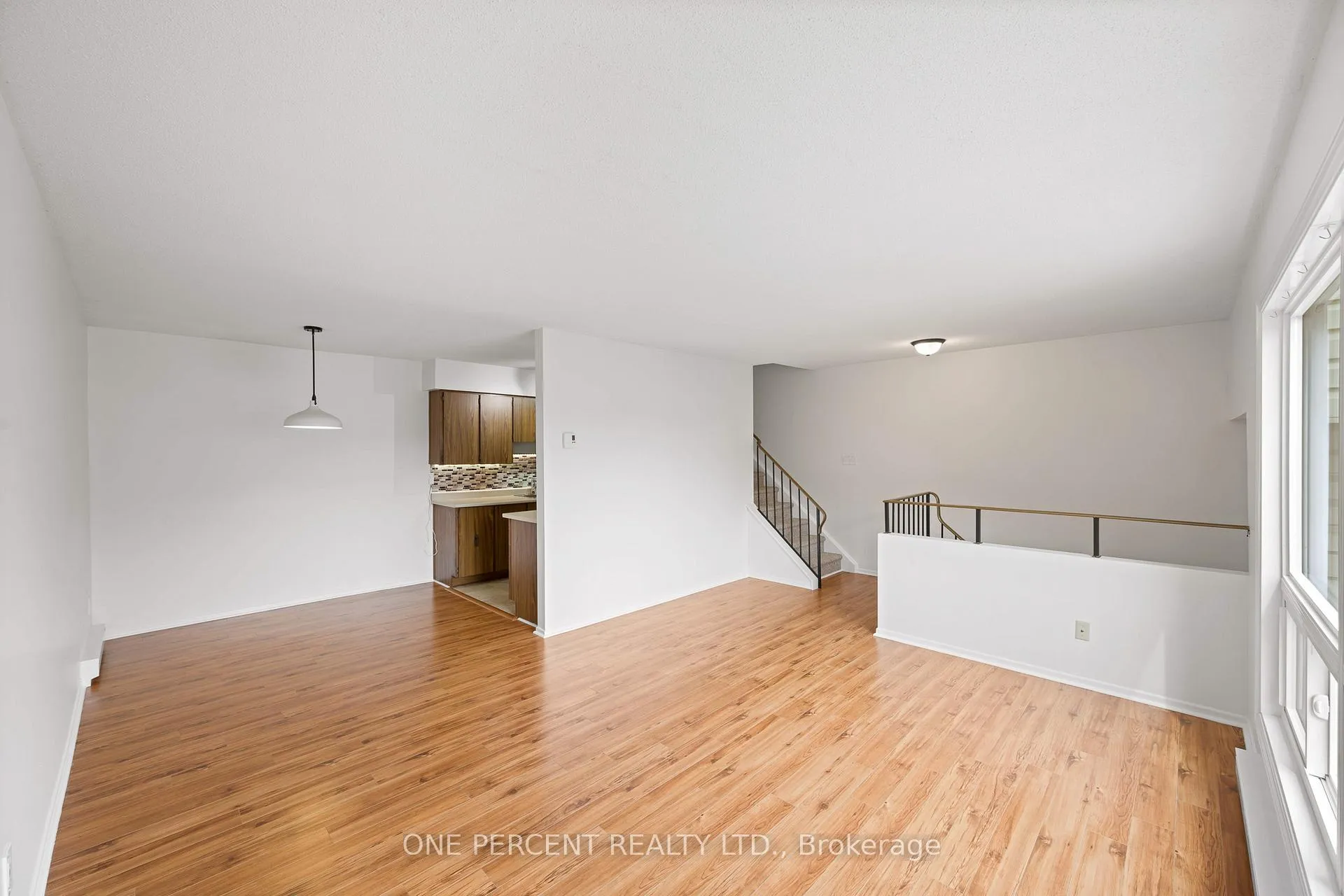 Photo 7 of Unit 11, 2640 Draper Avenue, Ottawa, Redwood Park — HOMEH