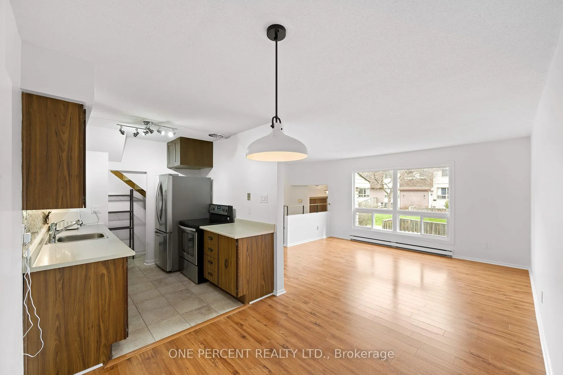 Photo 8 of Unit 11, 2640 Draper Avenue, Ottawa, Redwood Park — HOMEH