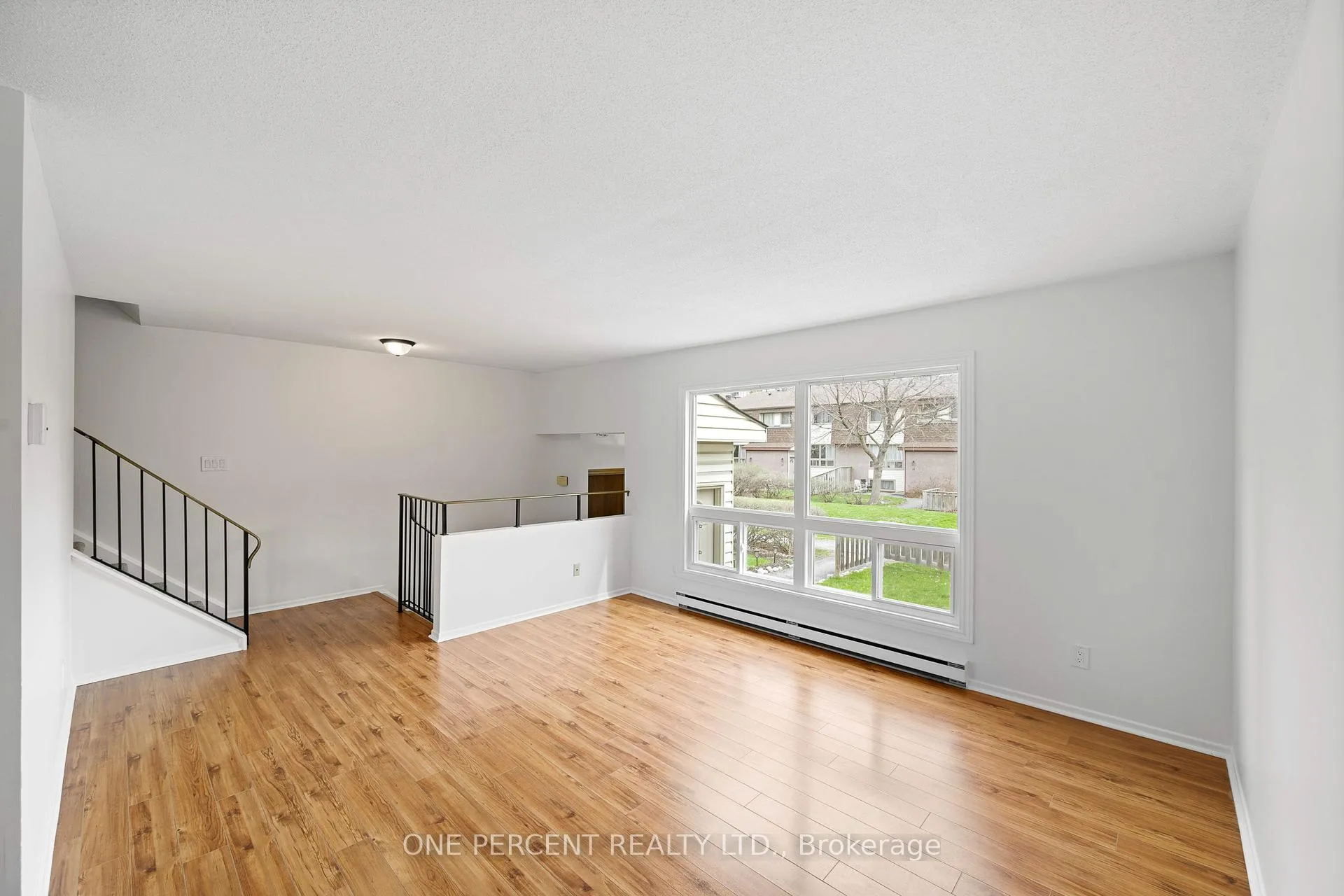 Photo 13 of Unit 11, 2640 Draper Avenue, Ottawa, Redwood Park — HOMEH