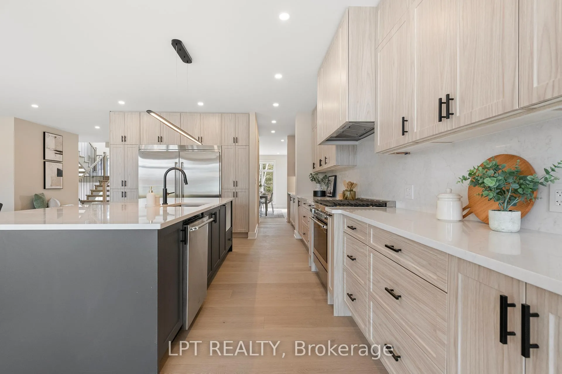 Photo 10 of 400 Ashbee Court, Ottawa, Manotick Village & Manotick Estates — HOMEH