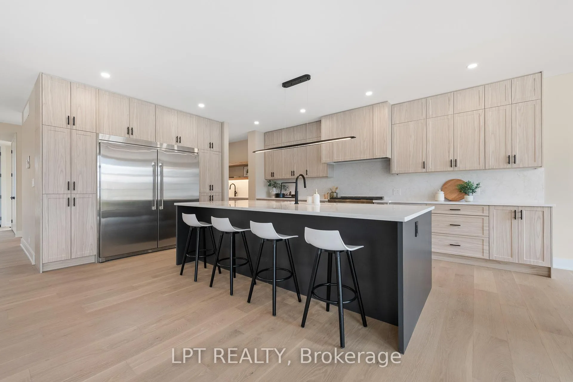 Photo 13 of 400 Ashbee Court, Ottawa, Manotick Village & Manotick Estates — HOMEH