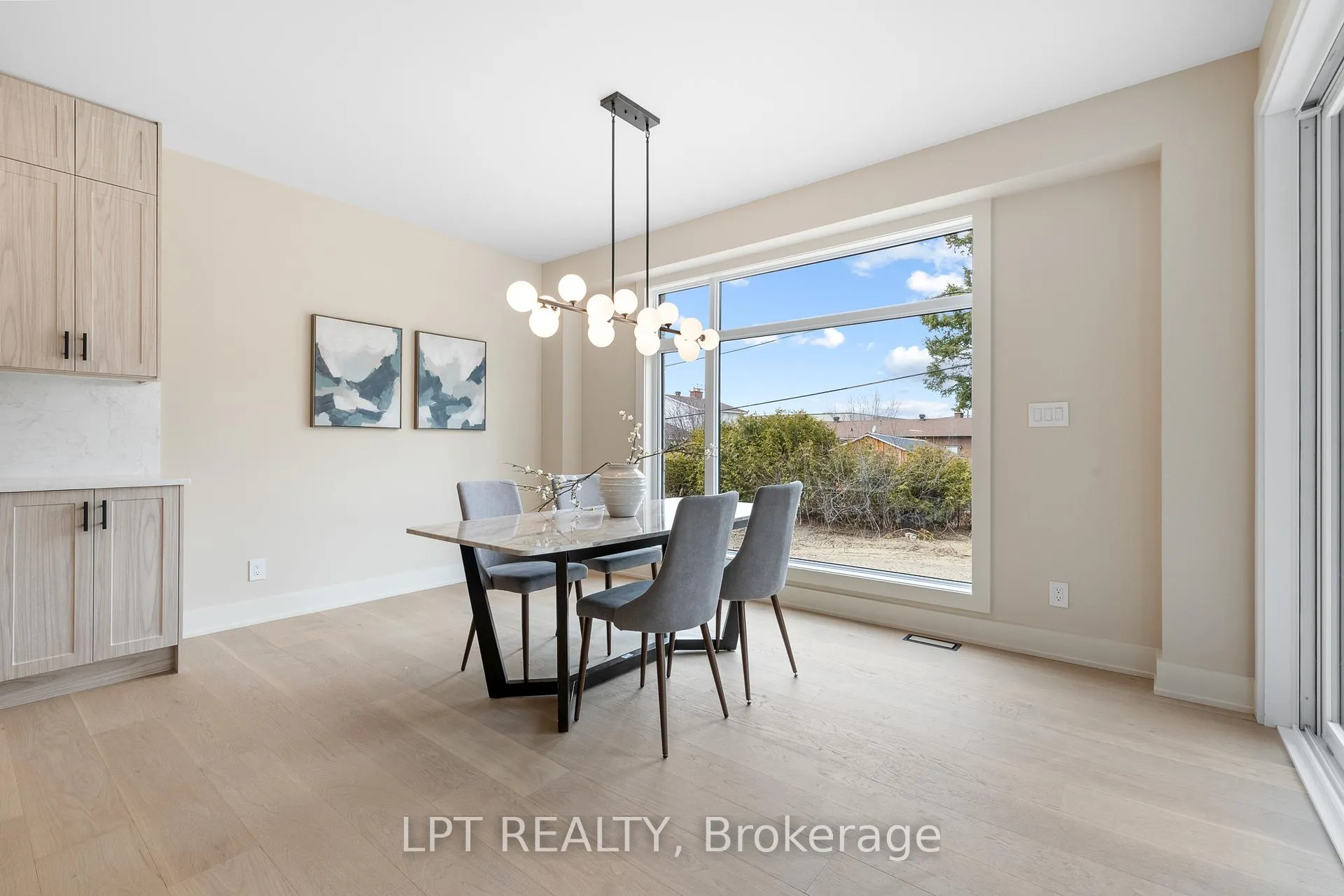 Photo 14 of 400 Ashbee Court, Ottawa, Manotick Village & Manotick Estates — HOMEH