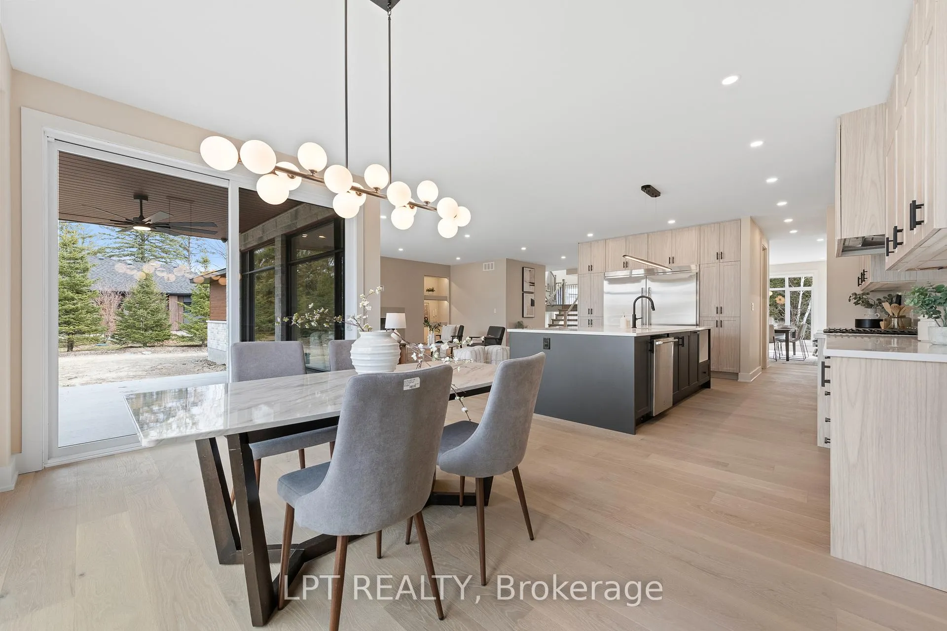 Photo 15 of 400 Ashbee Court, Ottawa, Manotick Village & Manotick Estates — HOMEH