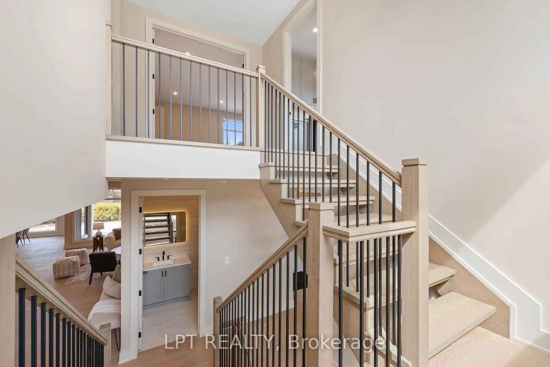 Photo 20 of 400 Ashbee Court, Ottawa, Manotick Village & Manotick Estates — HOMEH