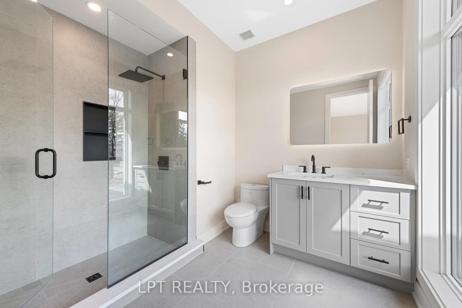Photo 33 of 400 Ashbee Court, Ottawa, Manotick Village & Manotick Estates — HOMEH
