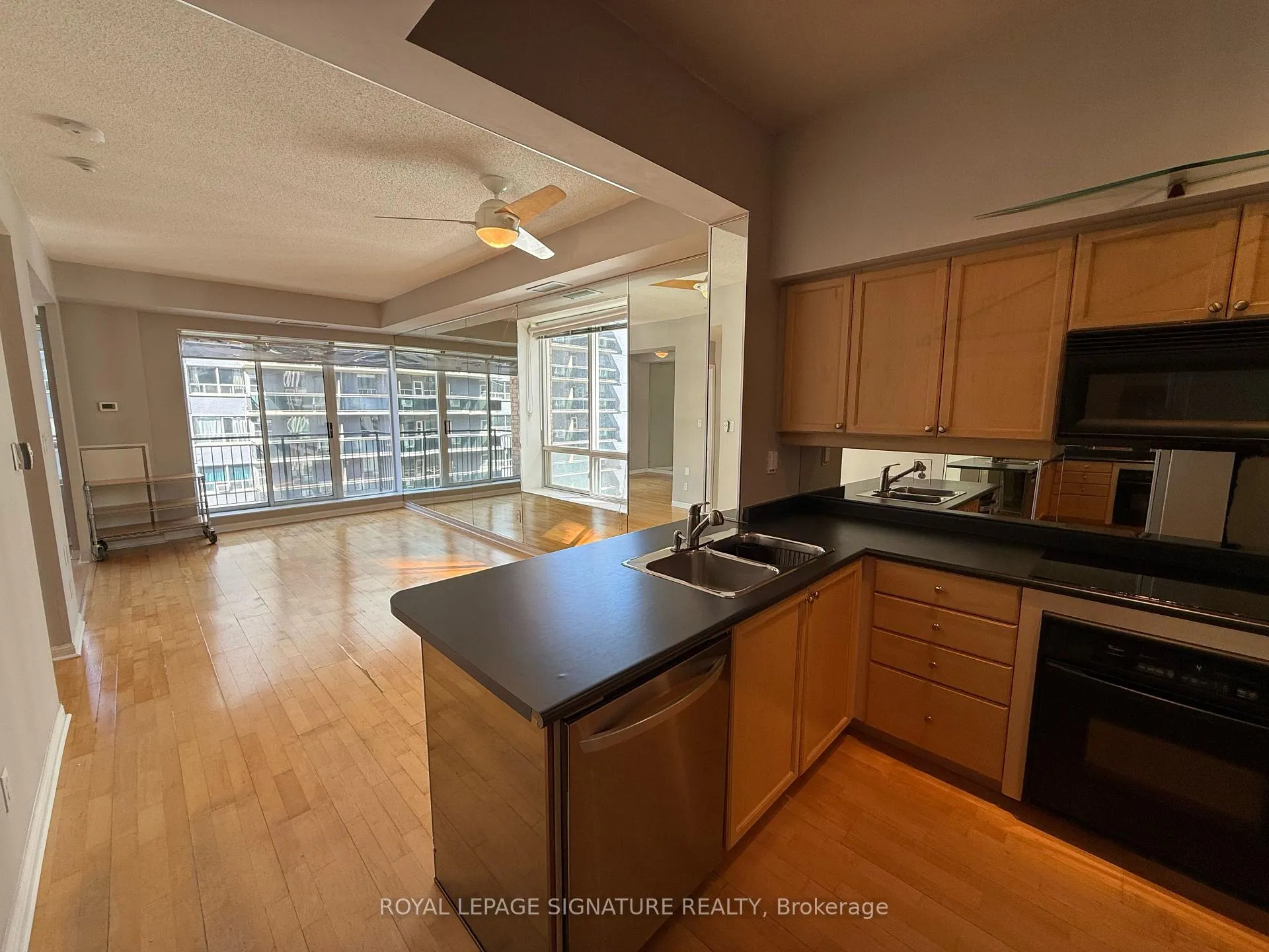 Photo 8 of Unit P3, 188 Redpath Avenue, Toronto, Mount Pleasant West — HOMEH