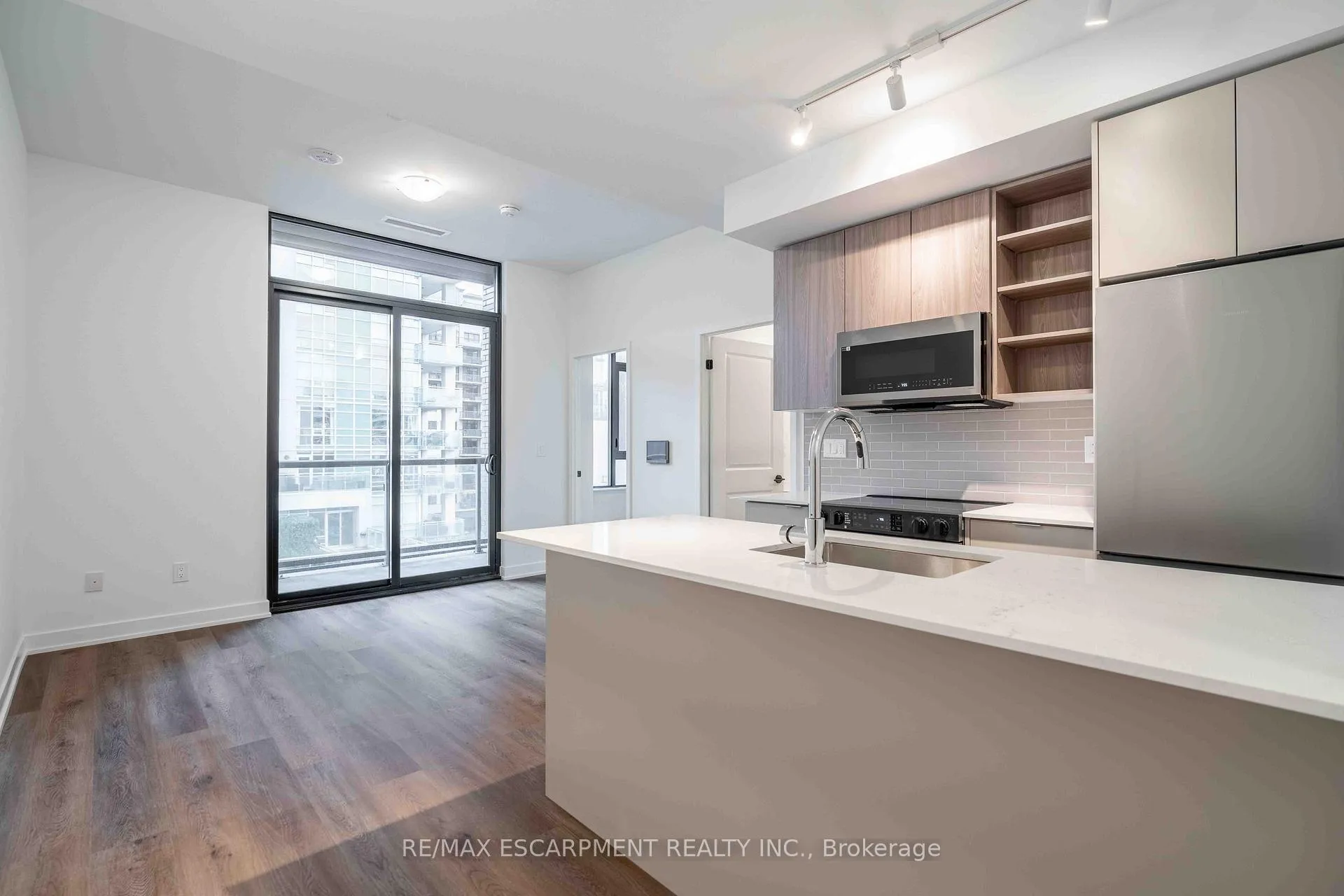 Photo 3 of Unit 416, 2075 Lakeshore Road, Burlington, Brant — HOMEH