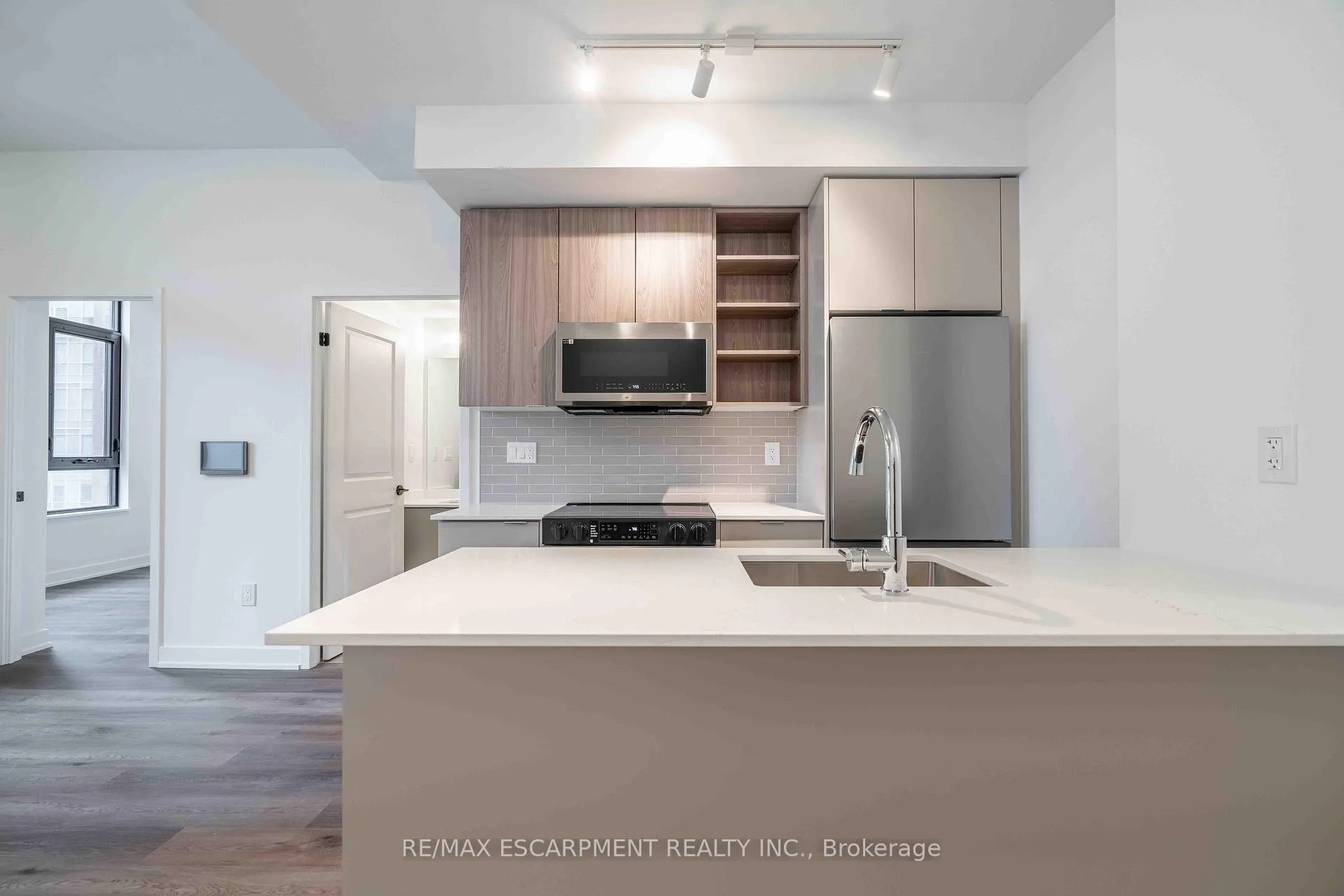 Photo 4 of Unit 416, 2075 Lakeshore Road, Burlington, Brant — HOMEH