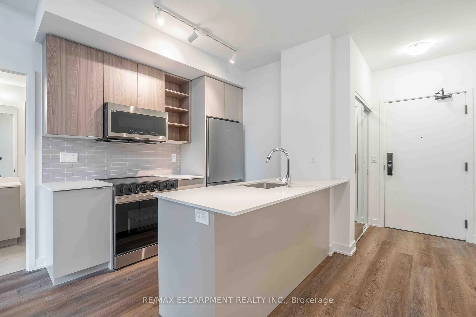 Photo 5 of Unit 416, 2075 Lakeshore Road, Burlington, Brant — HOMEH