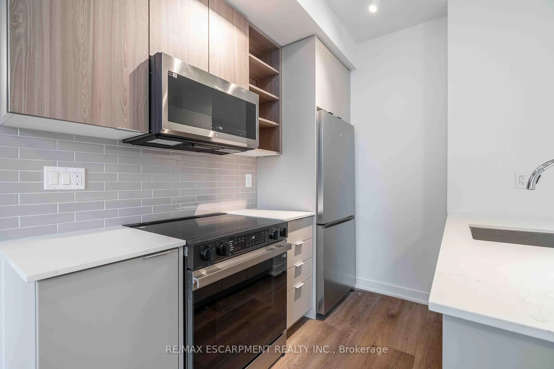 Photo 6 of Unit 416, 2075 Lakeshore Road, Burlington, Brant — HOMEH