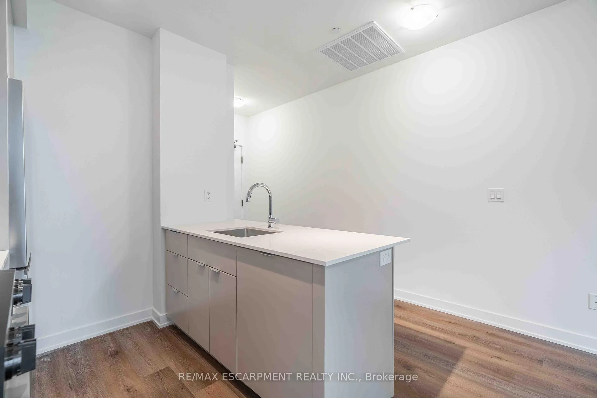 Photo 7 of Unit 416, 2075 Lakeshore Road, Burlington, Brant — HOMEH