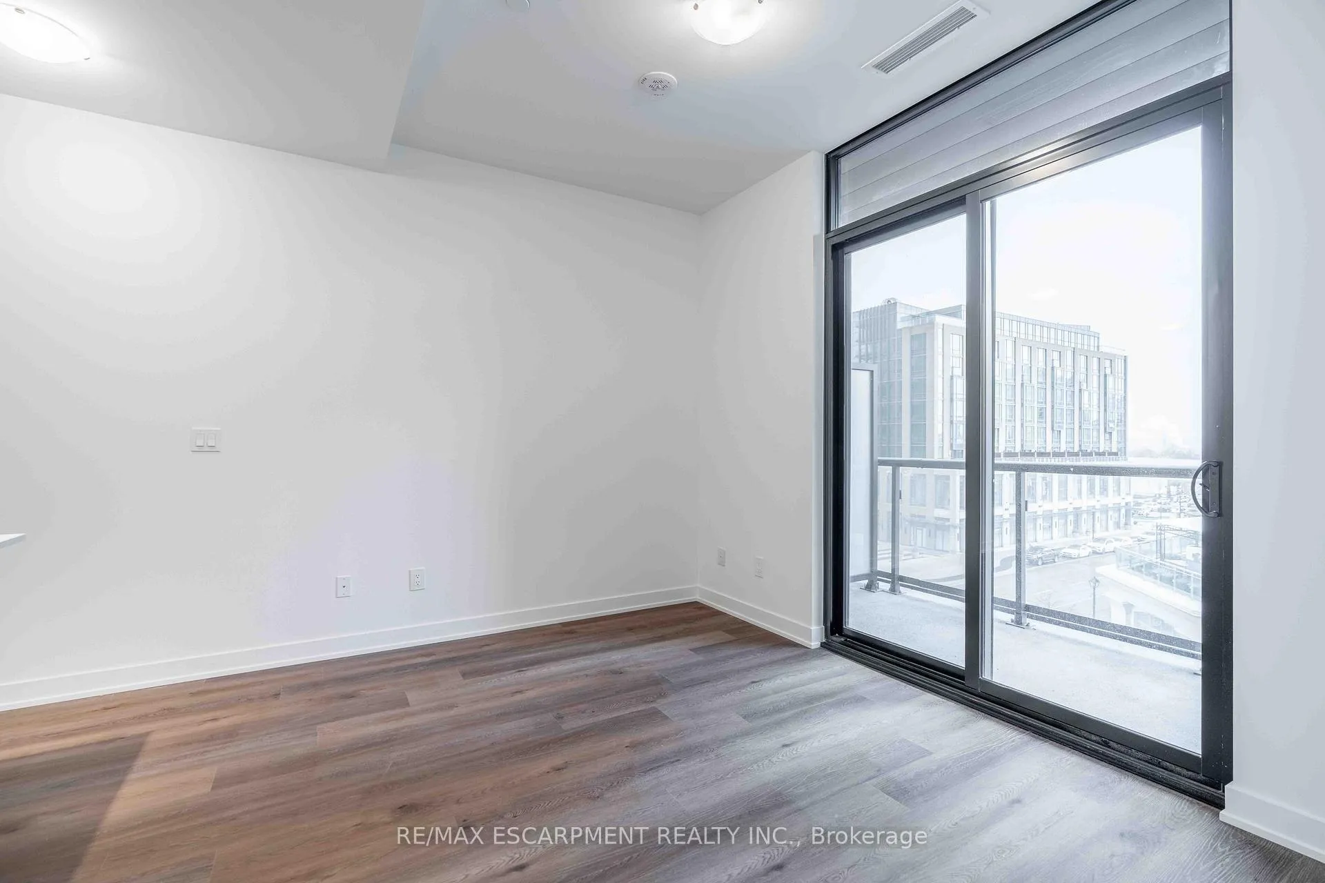 Photo 9 of Unit 416, 2075 Lakeshore Road, Burlington, Brant — HOMEH