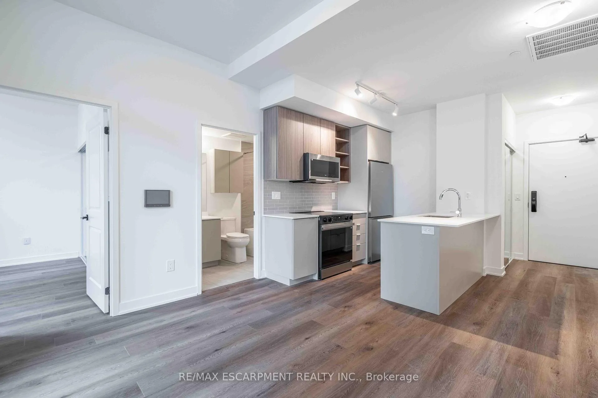 Photo 11 of Unit 416, 2075 Lakeshore Road, Burlington, Brant — HOMEH