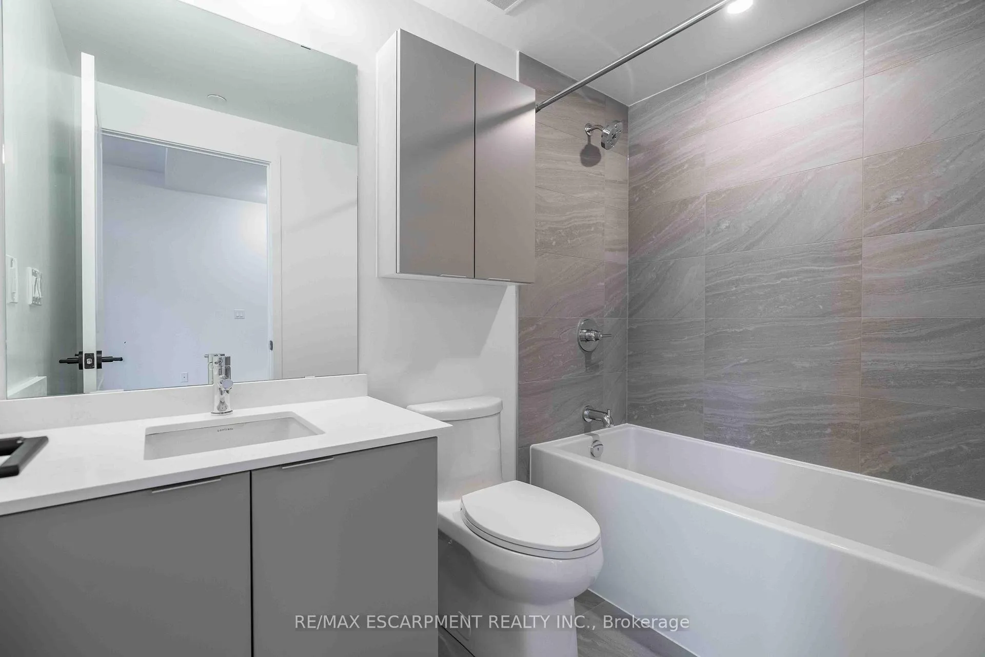Photo 13 of Unit 416, 2075 Lakeshore Road, Burlington, Brant — HOMEH