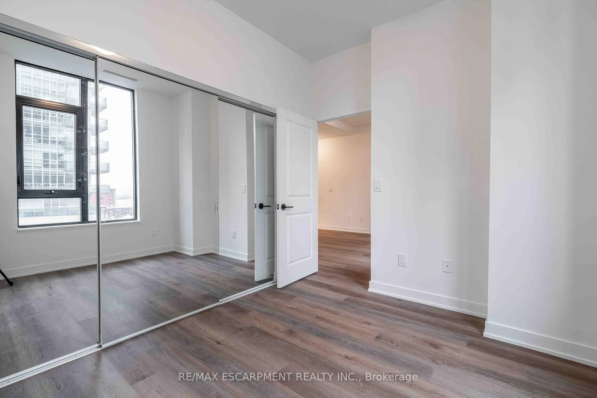 Photo 17 of Unit 416, 2075 Lakeshore Road, Burlington, Brant — HOMEH