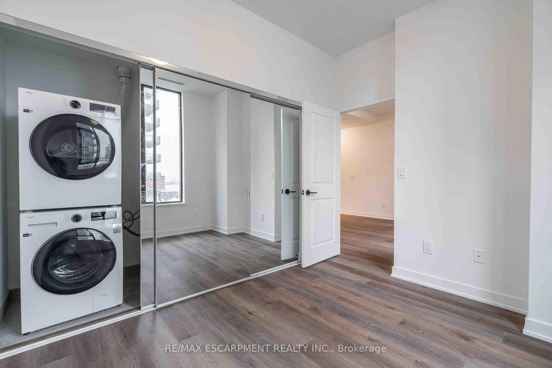 Photo 18 of Unit 416, 2075 Lakeshore Road, Burlington, Brant — HOMEH