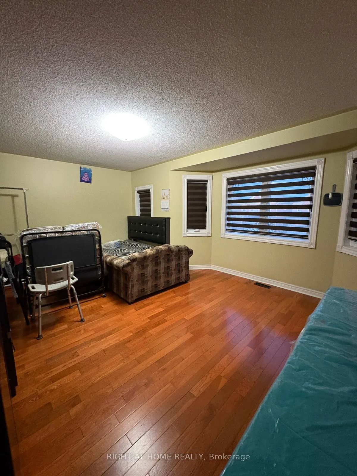 Photo 2 of 18 Eastbrook Way, Brampton, Bram East — HOMEH