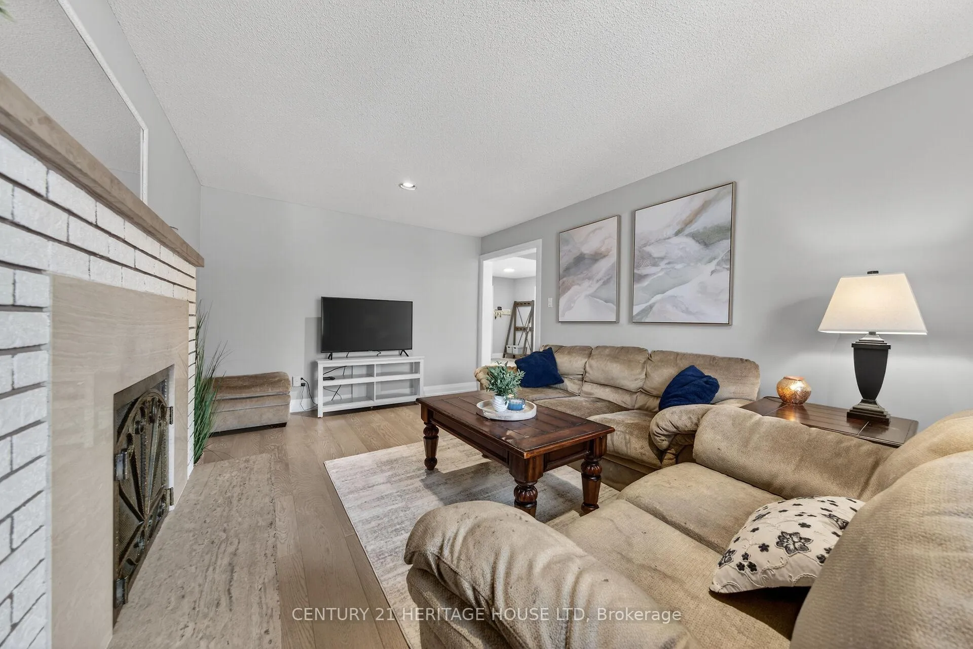 Photo 7 of 3 Bowes Court, Caledon, Bolton West — HOMEH