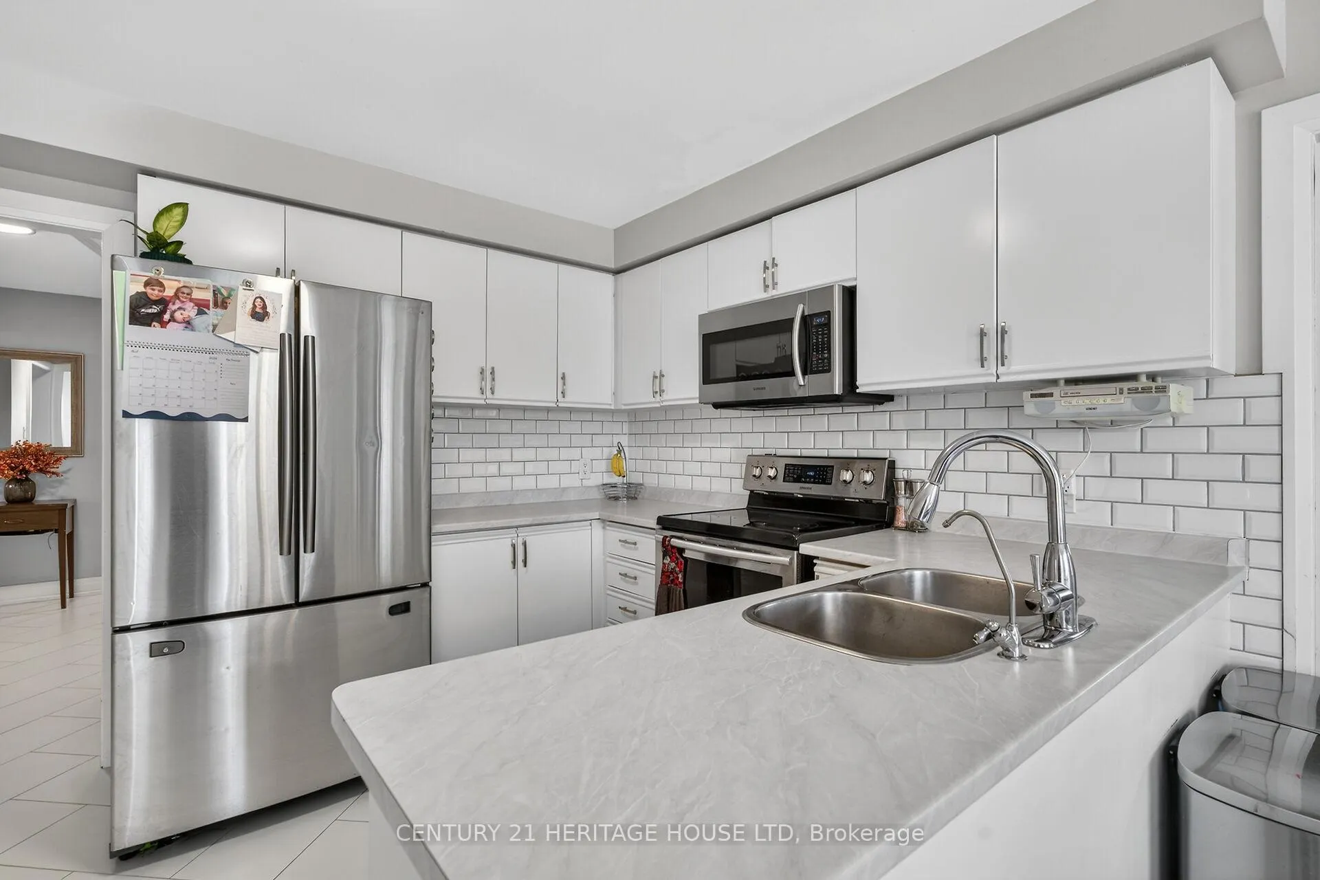 Photo 10 of 3 Bowes Court, Caledon, Bolton West — HOMEH