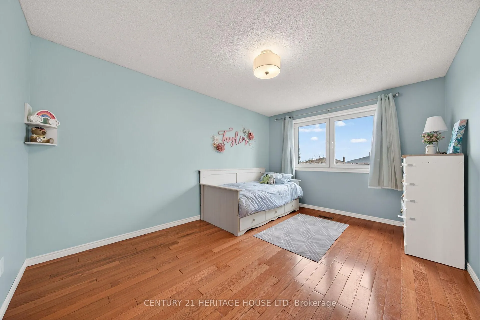 Photo 23 of 3 Bowes Court, Caledon, Bolton West — HOMEH