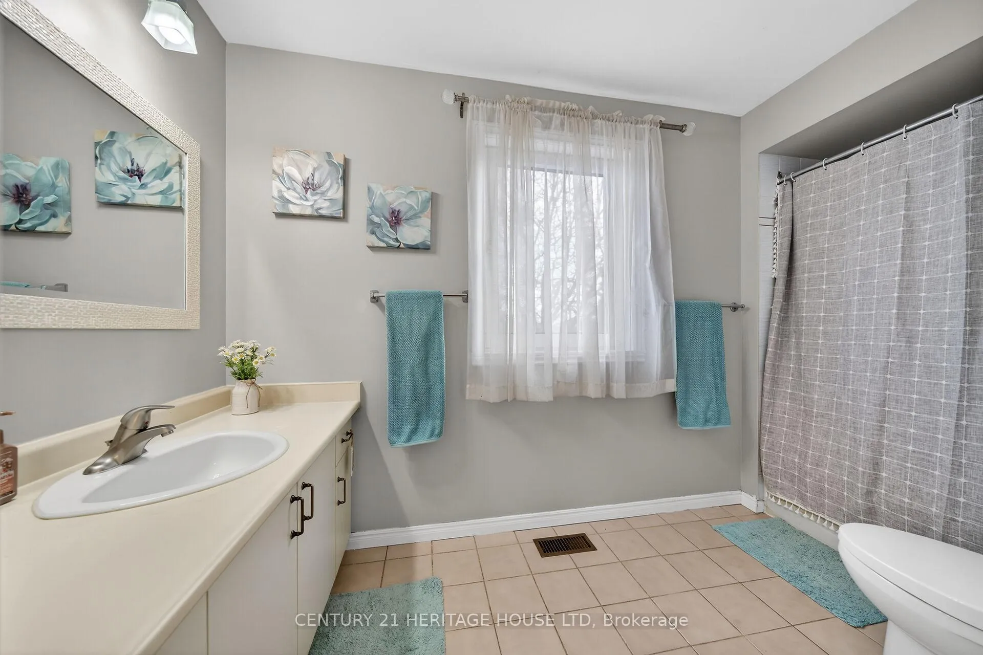 Photo 25 of 3 Bowes Court, Caledon, Bolton West — HOMEH