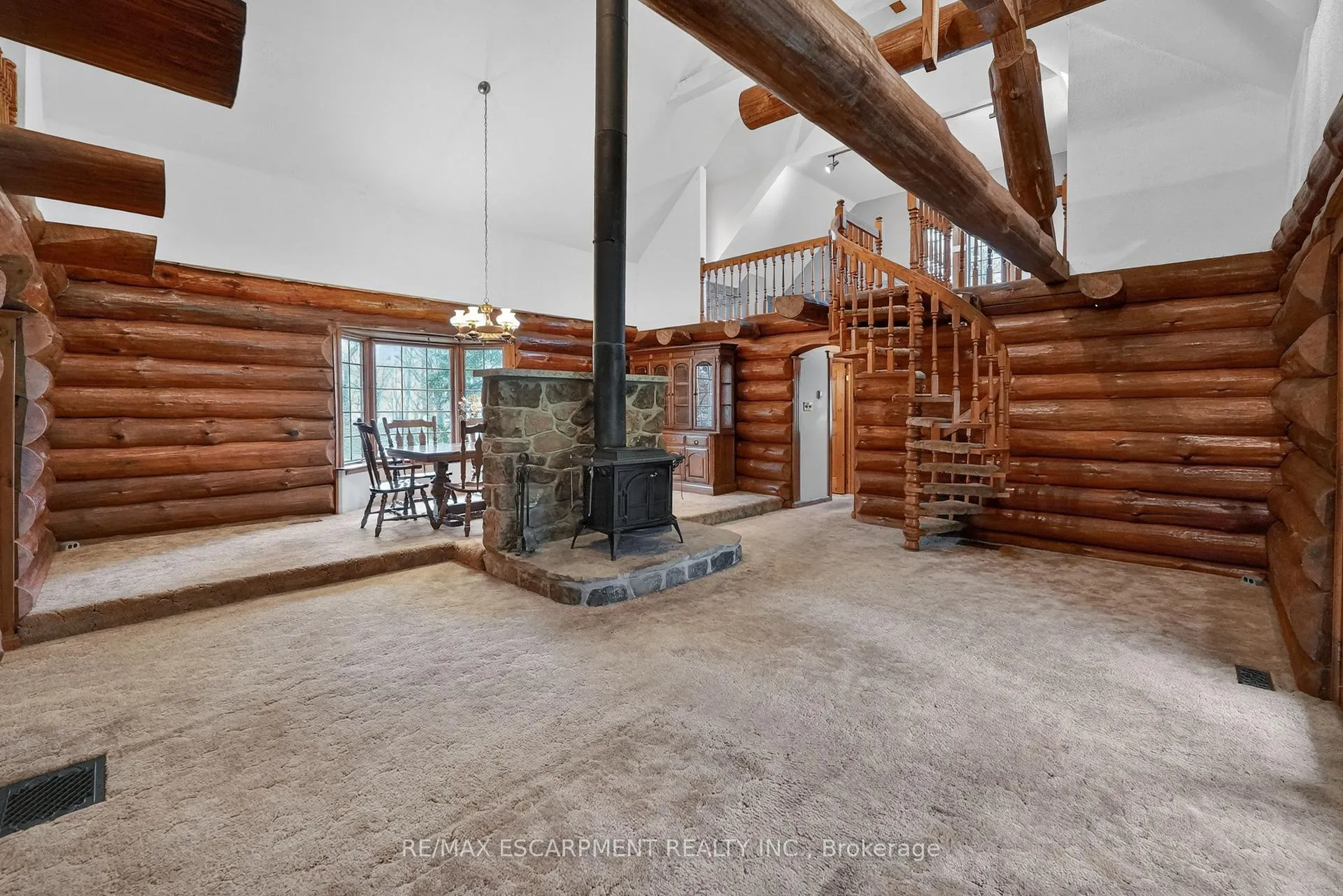 Photo 4 of 61 Mountain Road, Grimsby, Grimsby East — HOMEH
