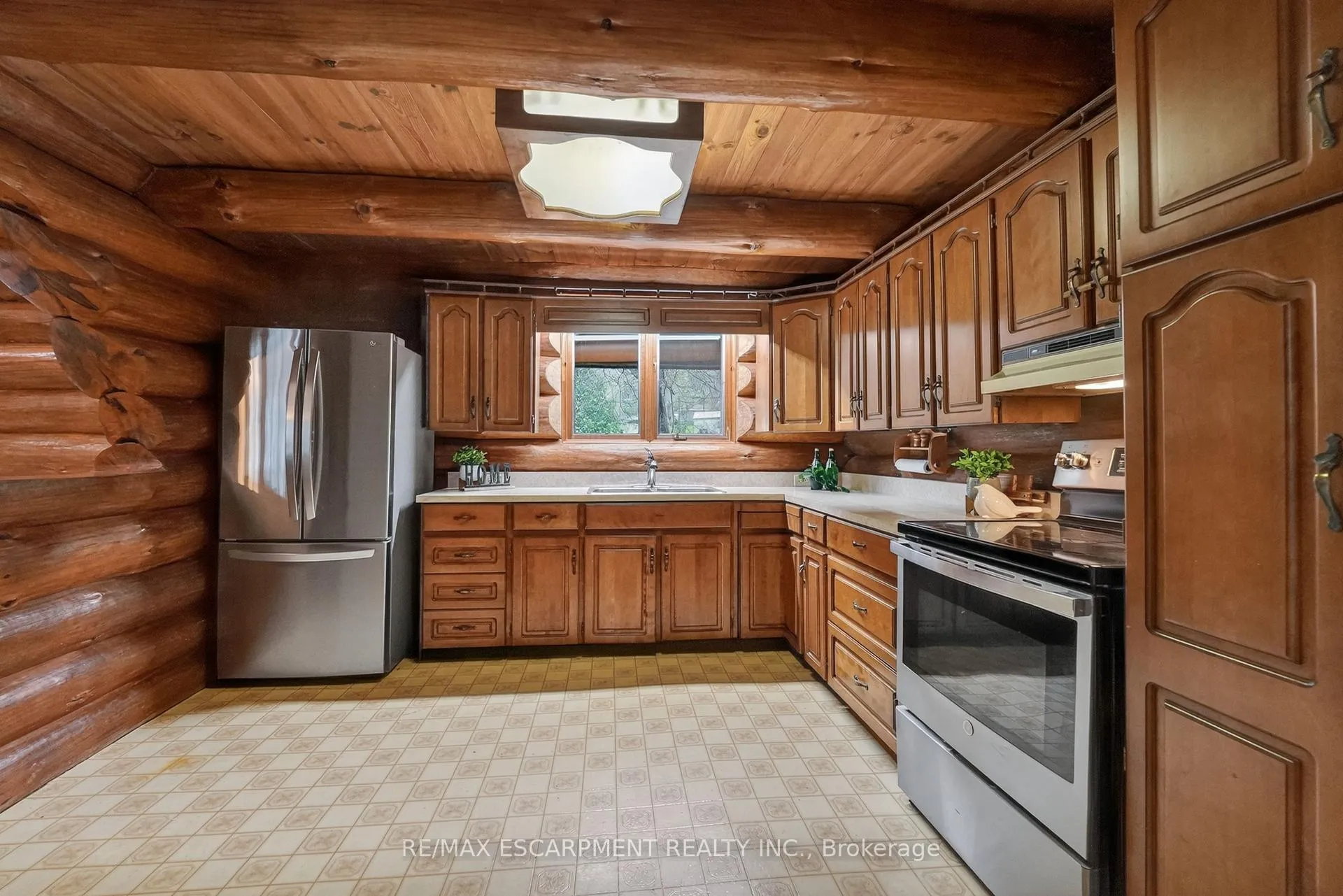 Photo 8 of 61 Mountain Road, Grimsby, Grimsby East — HOMEH